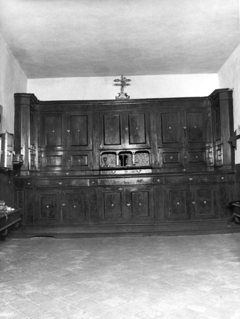 mobile da sacrestia con alzata - ambito lucchese (sec. XIX)