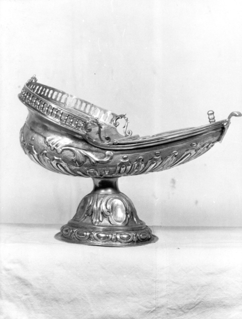 navicella portaincenso - a galeone - bottega lucchese (secondo quarto sec. XIX)