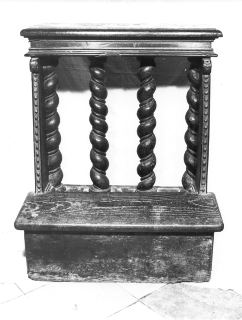 inginocchiatoio - ambito garfagnino (sec. XVII)