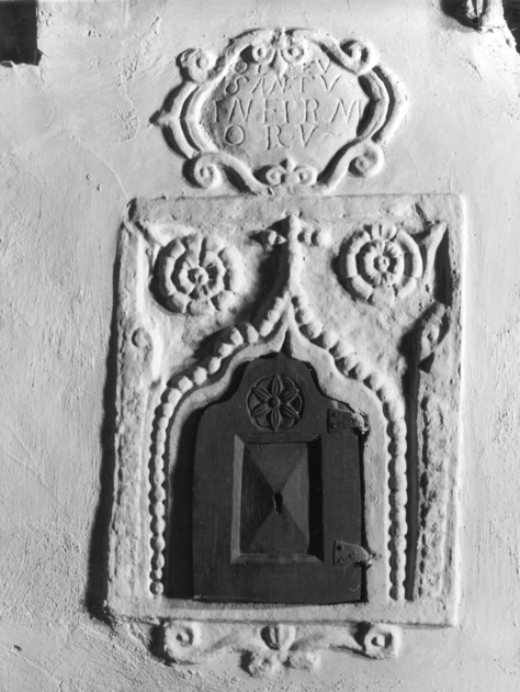 tabernacolo murale - ambito garfagnino (sec. XVII)