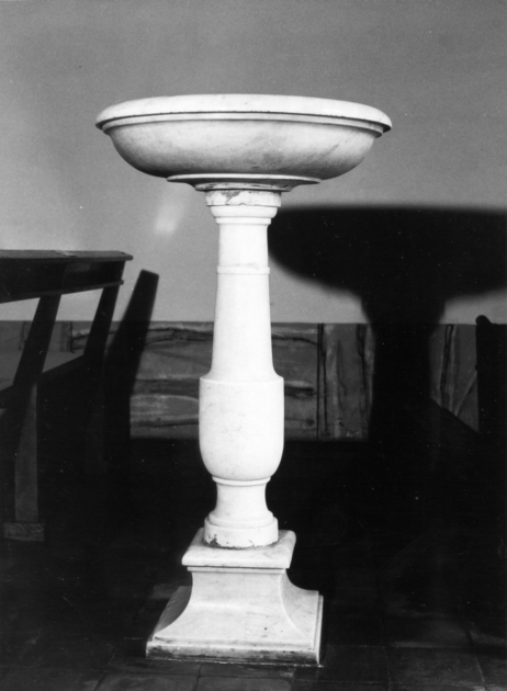 acquasantiera - a fusto - ambito apuoversiliese (sec. XIX)