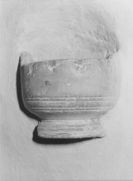 acquasantiera da parete - bottega toscana (sec. XIX)