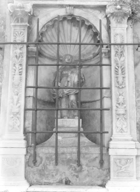 MADONNA CON BAMBINO (statua) - bottega italiana (sec. XVIII)