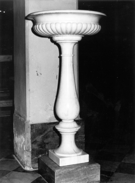 vasca di acquasantiera - bottega toscana (metà sec. XVIII)