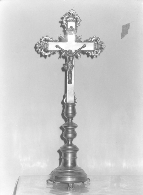 croce da tavolo - bottega lucchese (fine/inizio secc. XIX/ XX)