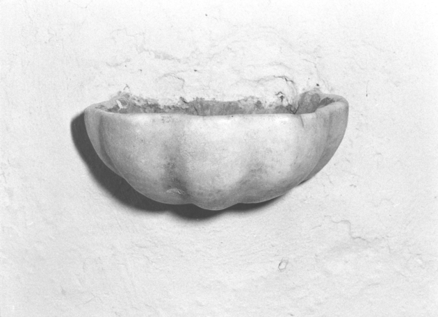 acquasantiera da parete - bottega toscana (inizio sec. XIX)