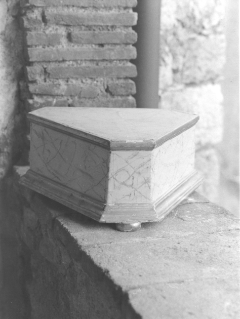 base, serie - bottega lucchese (fine sec. XIX)