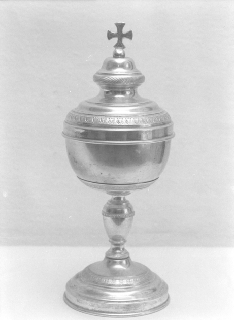 pisside - bottega italiana (prima metà sec. XX)