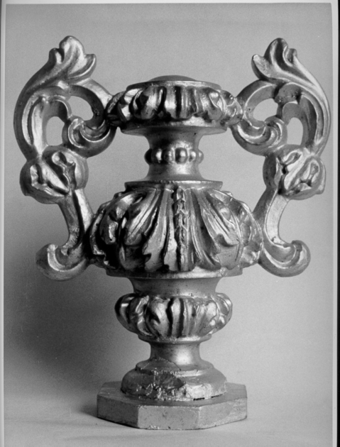 vaso d'altare con composizione floreale - bottega toscana (sec. XVIII)