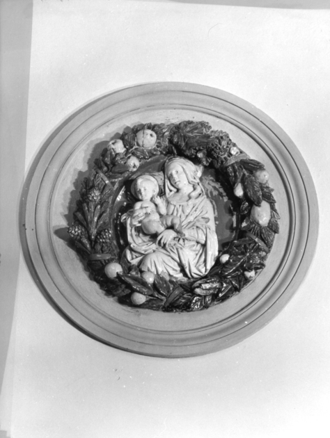 Madonna con Bambino (rilievo) di Della Robbia Giovanni Antonio (scuola) (inizio sec. XVI)