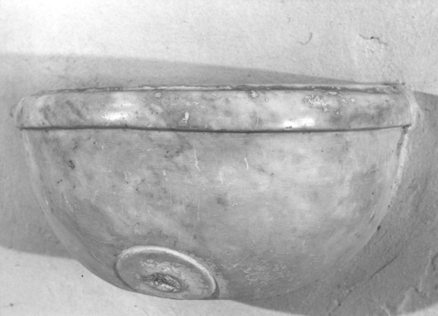 acquasantiera da parete - ambito apuoversiliese (sec. XVII)