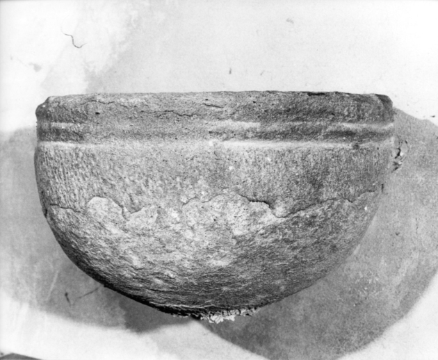 acquasantiera da parete - ambito garfagnino (sec. XVIII)