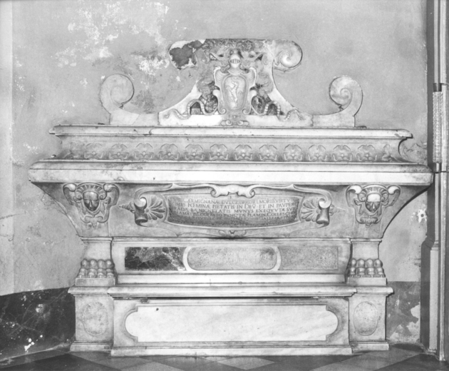 monumento funebre - ambito apuoversiliese (sec. XVII)