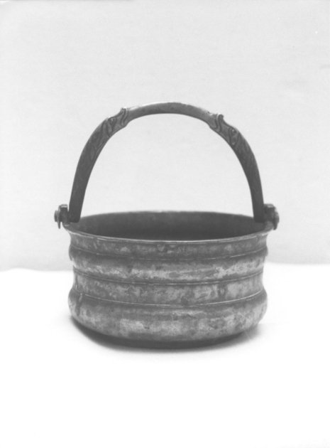 secchiello per l'acqua benedetta - bottega toscana (secc. XVI/ XVII)