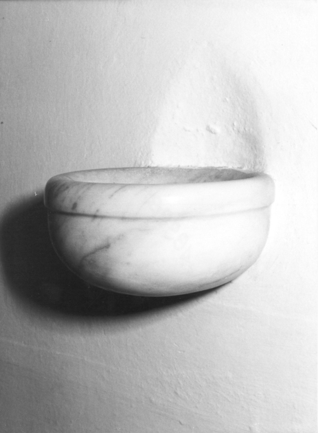 acquasantiera da parete, serie - bottega lucchese (secc. XVIII/ XIX)