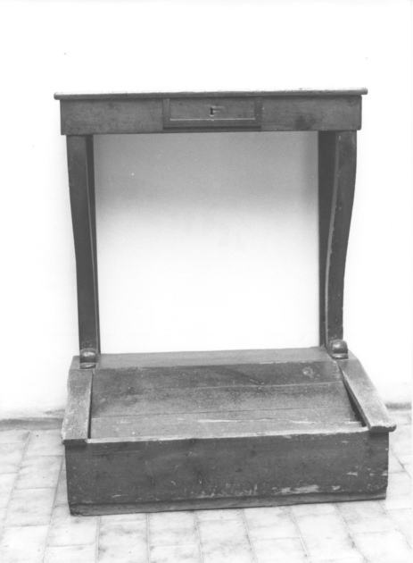 inginocchiatoio - bottega lucchese (sec. XIX)