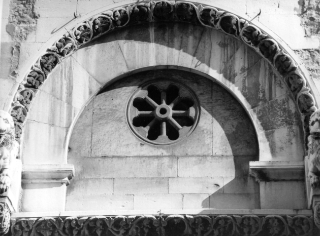 archivolto di portale, elemento d'insieme di Guidetto (bottega) (prima metà sec. XIII)