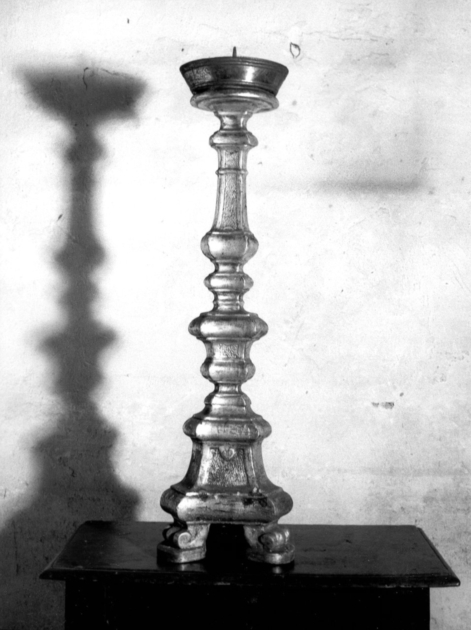 candeliere d'altare, serie - bottega lucchese (sec. XVIII)