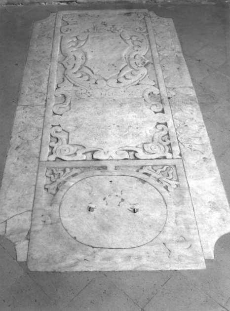 lastra tombale - bottega italiana (sec. XVII)