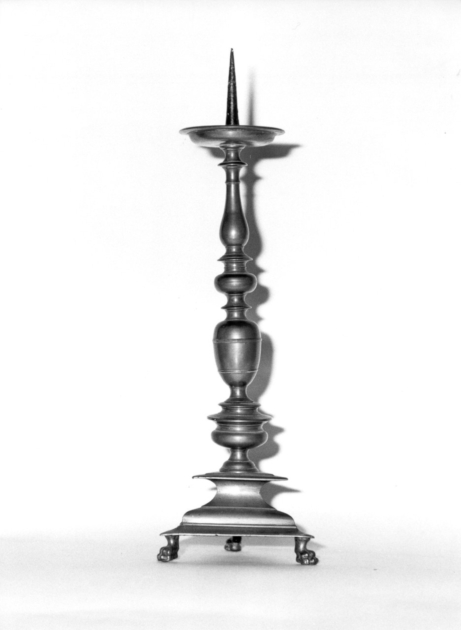 candeliere d'altare, serie - bottega lucchese (ultimo quarto sec. XVII)