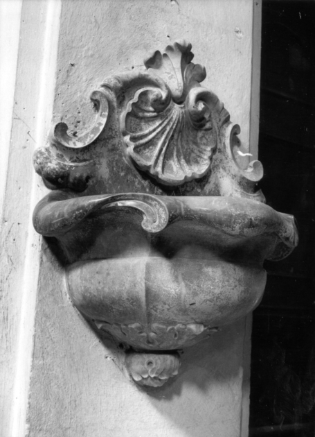 acquasantiera da parete, serie - bottega lucchese (terzo quarto sec. XVIII)