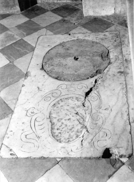 lastra tombale - bottega italiana (secc. XVI/ XVII)
