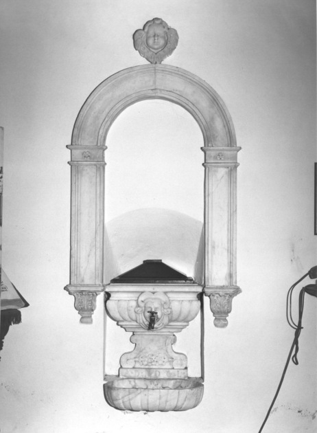 fontana - a muro - bottega toscana (sec. XVII)