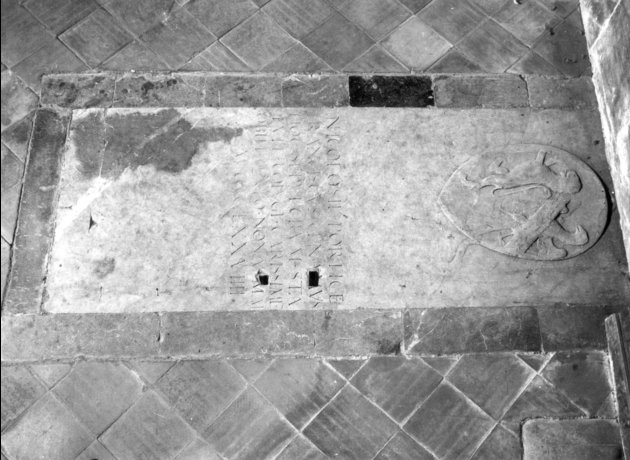 lapide tombale - bottega lucchese (sec. XV)