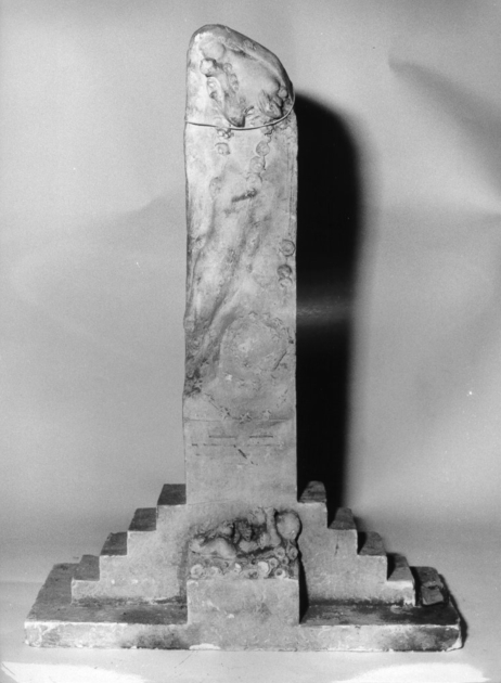 figura femminile con bambino (monumento funebre, opera isolata) di Angeloni Alfredo (sec. XX)