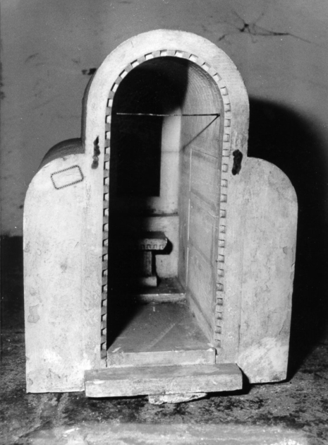 architettura (monumento funebre, opera isolata) di Angeloni Alfredo (sec. XX)