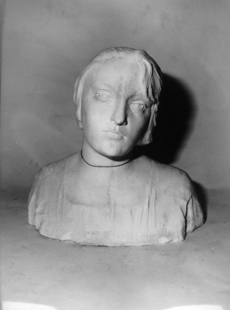 figura femminile (busto, opera isolata) di Angeloni Alfredo (sec. XX)