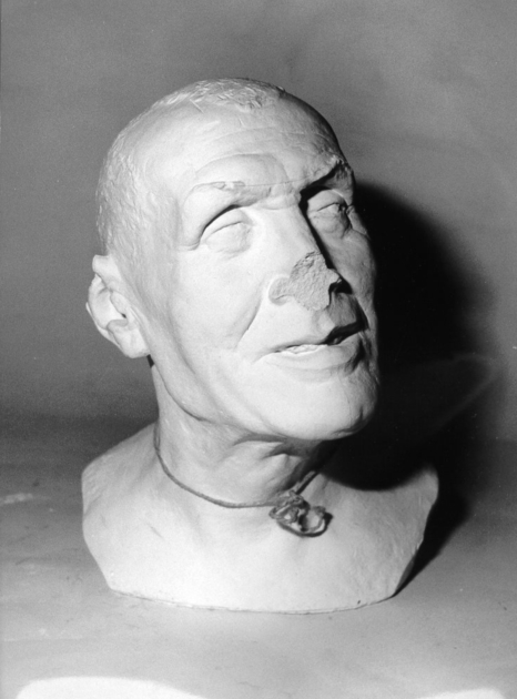 ritratto d'uomo (busto, opera isolata) di Angeloni Alfredo (sec. XX)