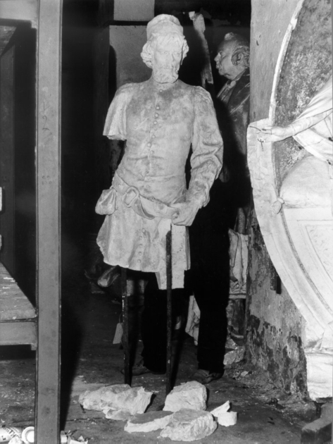 figura maschile (statua, opera isolata) - bottega lucchese (secc. XIX/ XX)