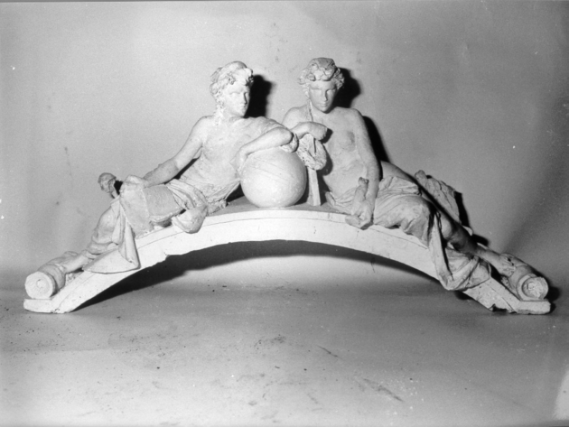 figure allegoriche femminili (scultura, opera isolata) di Passaglia Augusto (secc. XIX/ XX)