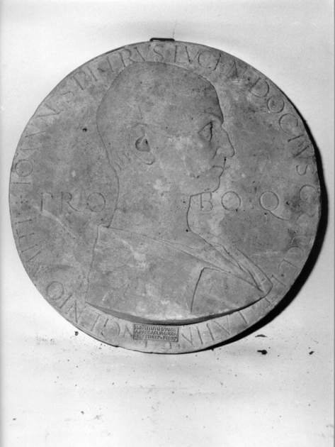 figura maschile (medaglione, opera isolata) - bottega lucchese (secc. XIX/ XX)