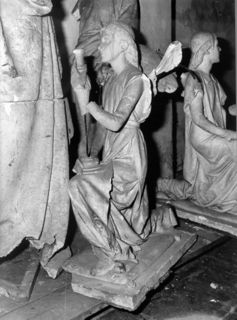 angelo reggicandelabro (candelabro - a statua, serie) di Passaglia Augusto (secc. XIX/ XX)