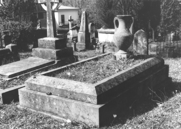 tomba - bottega italiana (sec. XX)