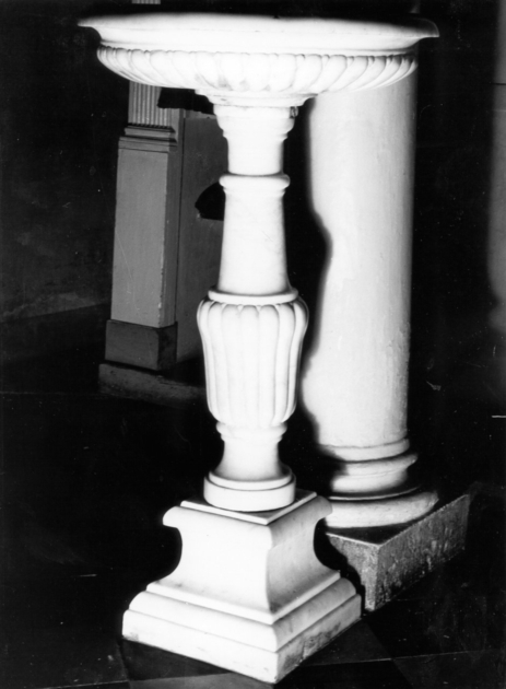 acquasantiera - a fusto - bottega toscana (sec. XVIII)