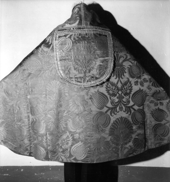 piviale - manifattura lucchese (metà sec. XVII)