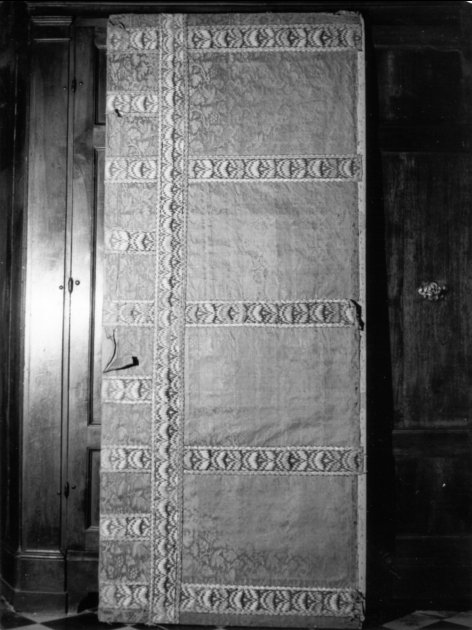 paliotto - manifattura lucchese (primo quarto sec. XVII)