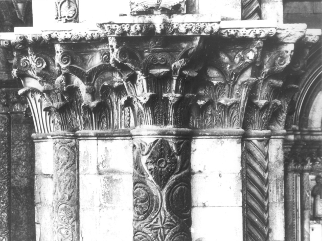 capitello, elemento d'insieme - bottega bizantina, bottega pugliese (prima metà sec. XII)