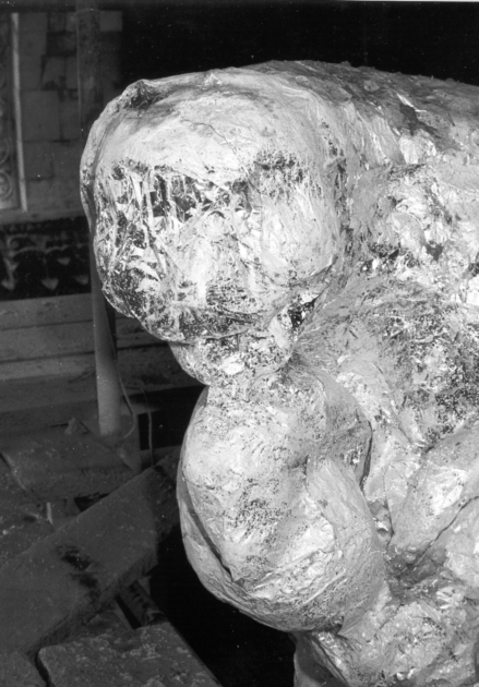 leone che artiglia un uomo (scultura, elemento d'insieme) - bottega pugliese, bottega bizantina (prima metà sec. XII)