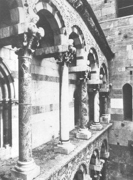 capitello composito, elemento d'insieme di Guidetto (bottega) (primo quarto sec. XIII)