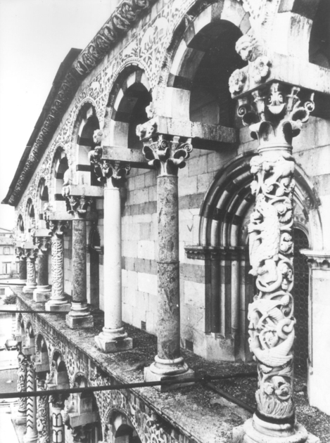 capitello composito, elemento d'insieme di Guidetto (bottega) (primo quarto sec. XIII)