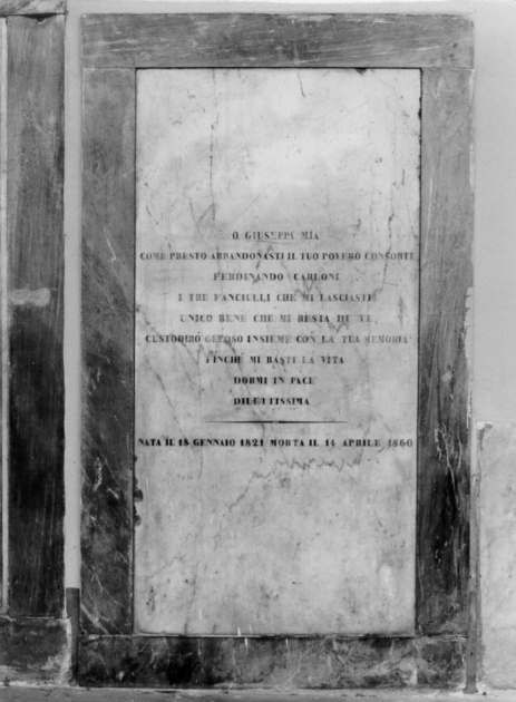 lapide tombale - ambito apuoversiliese (seconda metà sec. XIX)