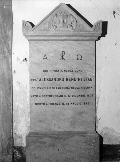lapide tombale - ambito apuoversiliese (seconda metà sec. XIX)