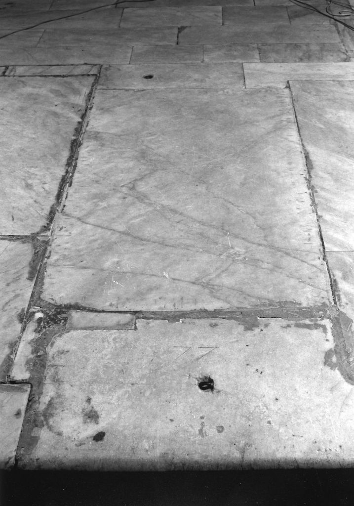 lapide tombale - ambito toscano (sec. XVI)