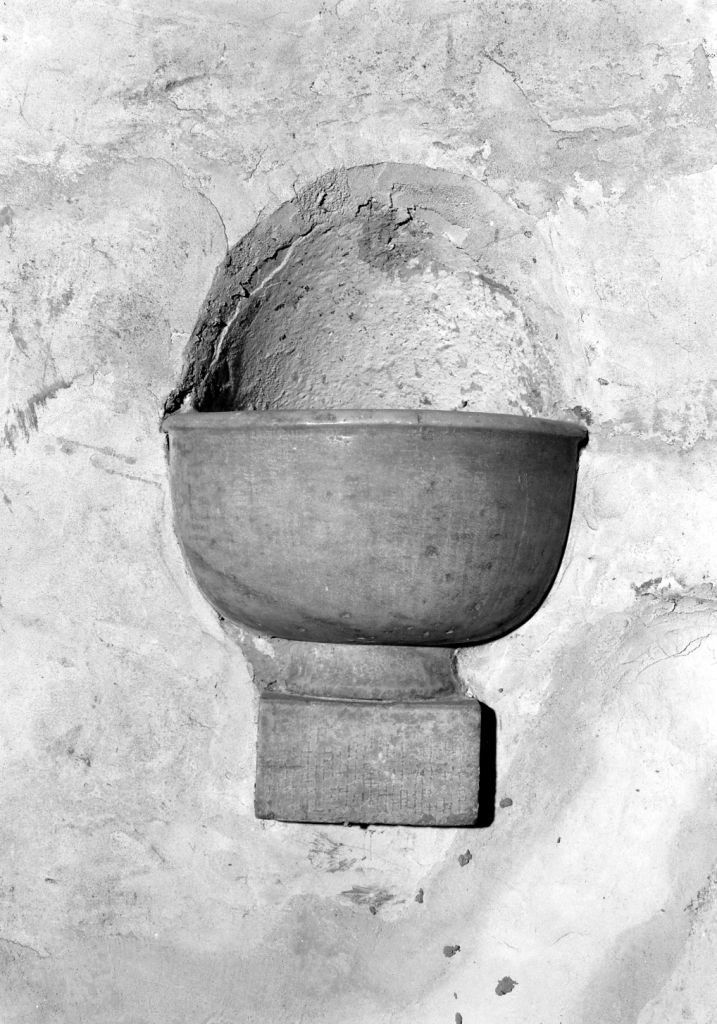 acquasantiera da parete - bottega toscana (sec. XVIII)