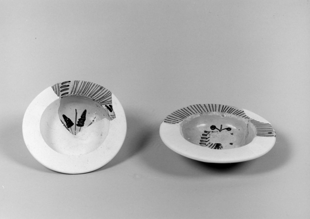 scodellina, frammento - manifattura fiorentina (prima metà sec. XV)