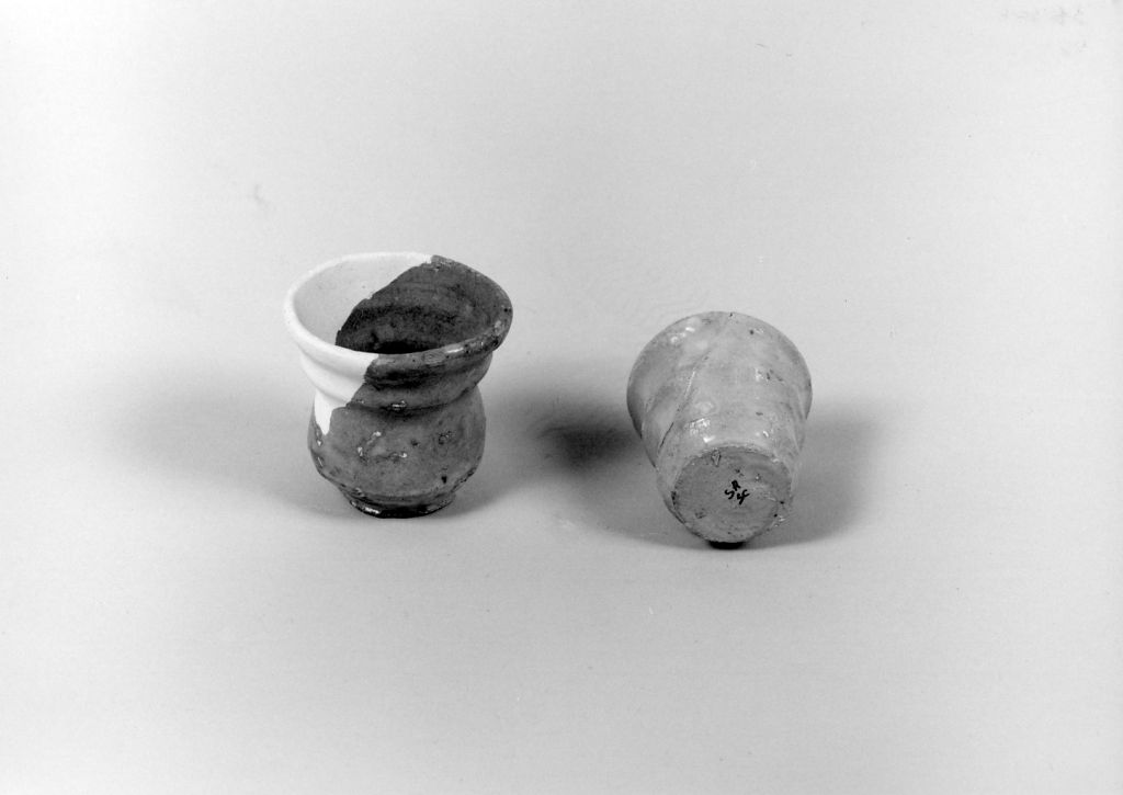 saliera, frammento - manifattura fiorentina (prima metà sec. XV)